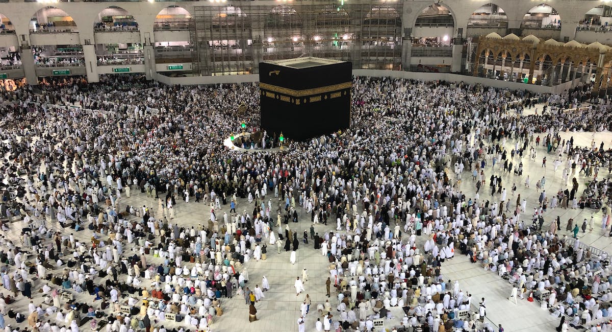 muslims doing tawaf around kabba