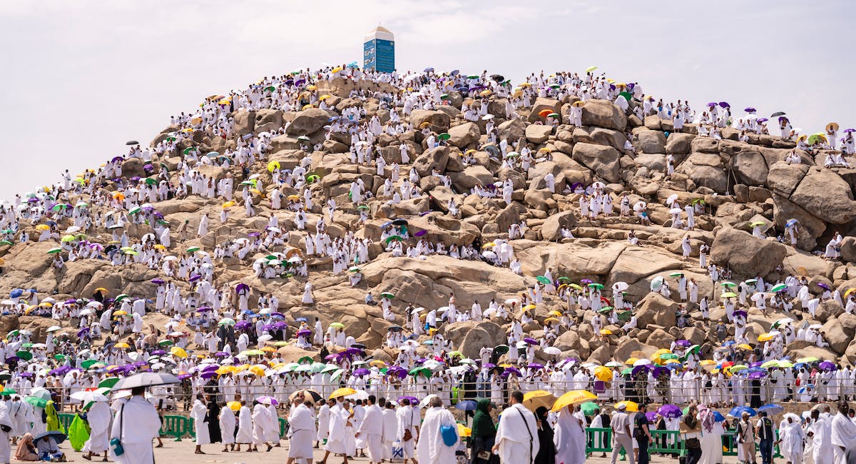 muslims performing hajj in arafat